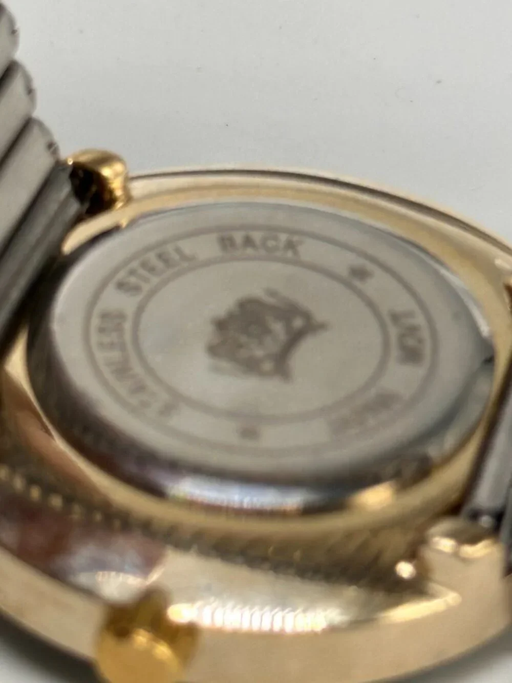 Varsales Horse Watch Women Gold Tone Stretch Band New Battery 6.75